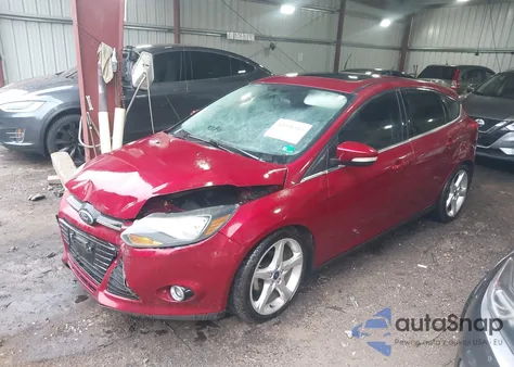 2014 Ford Focus Titanium из США, поврежденный, VIN 1FADP3N20EL362723